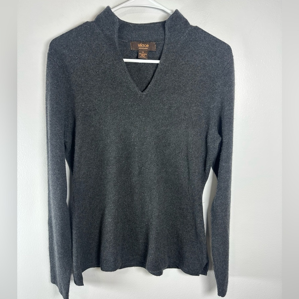 Victor Alfaro Women's Charcoal V-Neck Cashmere  Sweater size Medium